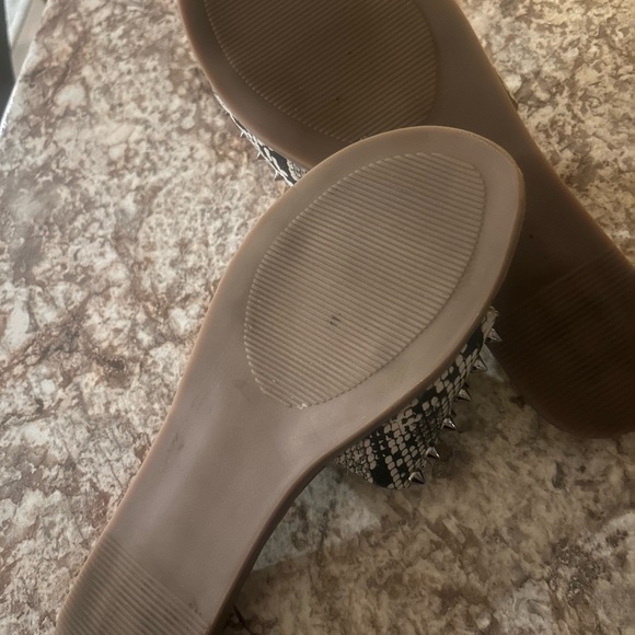 Steve Madden flats - Picture 2 of 4